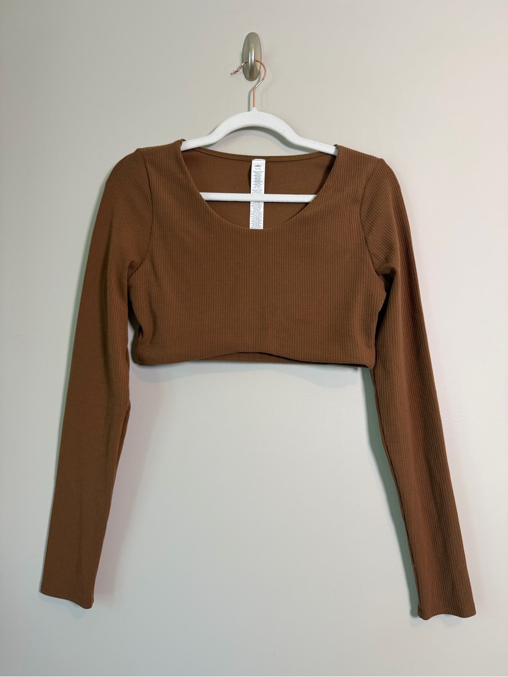 Alo Yoga Ribbed Defined Top Brown Long Sleeve Cropped Scoop Neck Sz L NWOT